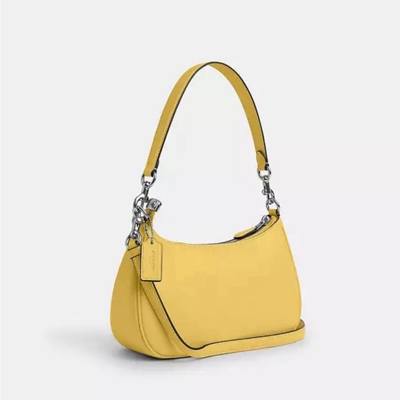 Coach Teri Shoulder bag With Signature Quilting. Silver/Daisy.CR099. Brand new. - Picture 2 of 7